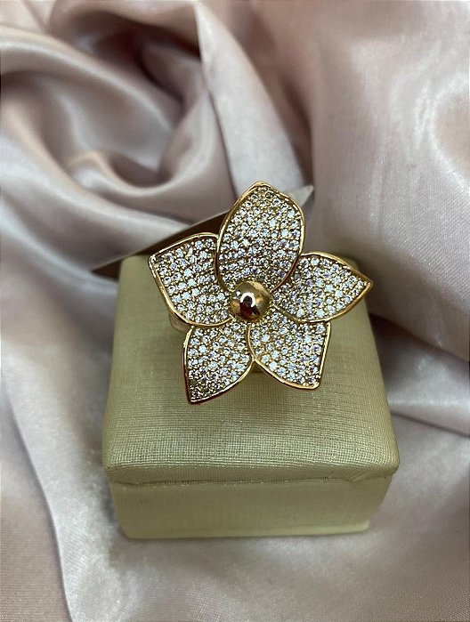 ANEL DOURADO FLOR CRAVEJADO