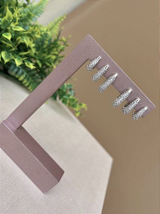 Trio argolinhas triangular cravejadas rodio