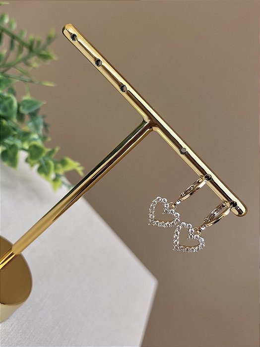 Brinco argolinha coração cravejado vazado ouro