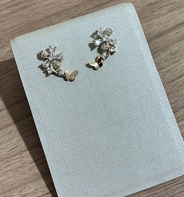 BRINCO FLOR COM ZIRCONIAS E BORBOLETA OURO