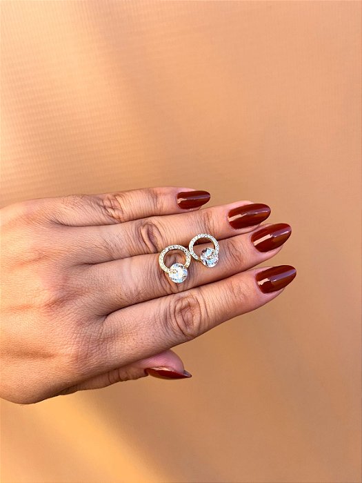 BRINCO CIRCULO CRAVEJADO COM ZIRCONIA OURO
