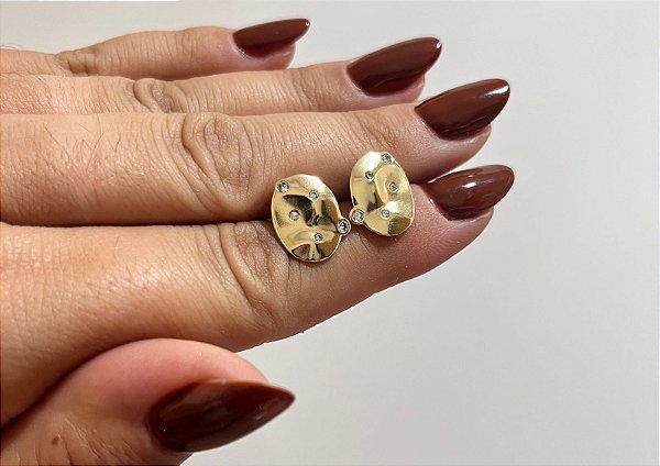 Brinco organico P com zirconia ouro