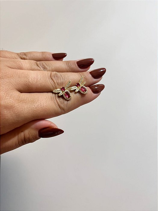 Brinco mariposa cravejado pink ouro