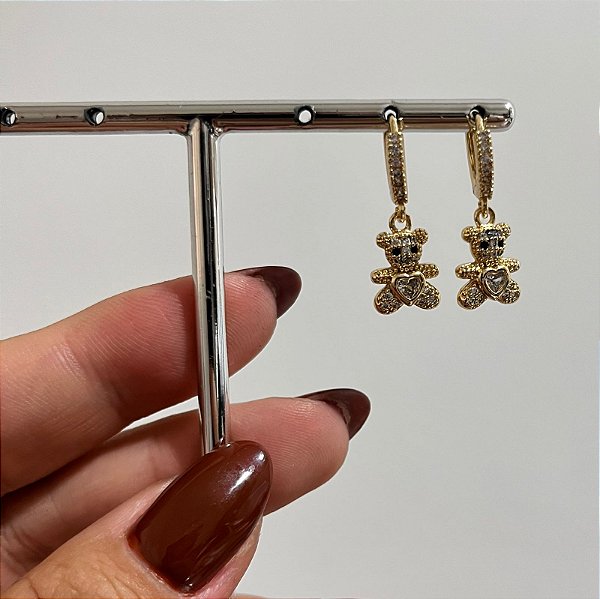 Brinco ursinho olhos black ouro