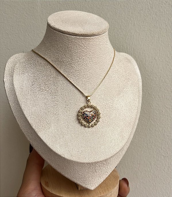 COLAR MANDALA CORAÇÃO CRAV COLORS OURO