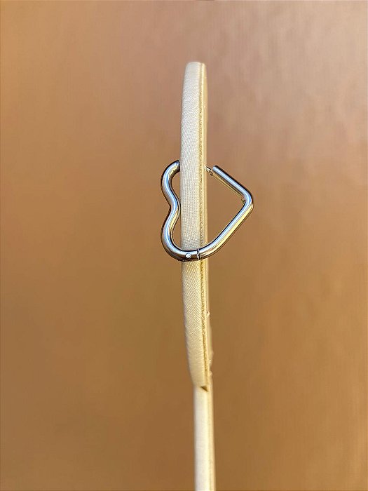 BRINCO ARGOLA CORAÇÃO SILVER AÇO INOX