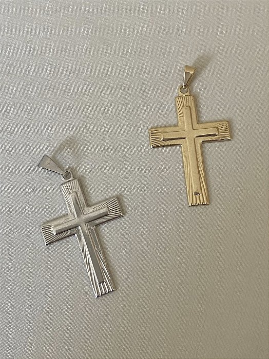 PINGENTE CRUZ CHAPA 3D DOURADO