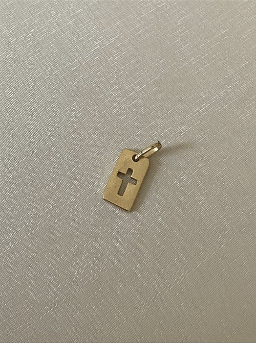 PINGENTE CHAPINHA CRUZ VAZADA