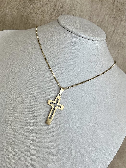 COLAR CRUZ VAZADO DOURADO