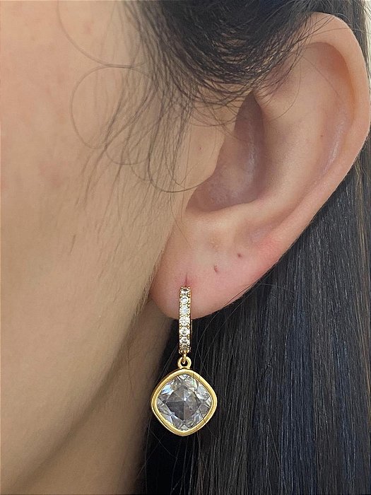 BRINCO ARGOLA CLICK CRAV COM PINGENTE QUADRADO CRISTAL