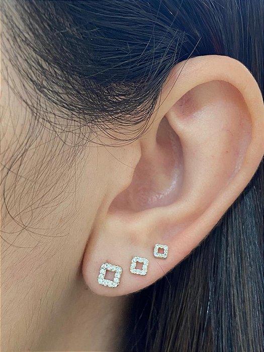 BRINCO TRIO QUADRADOS VAZADOS CRAVEJADO RODIO