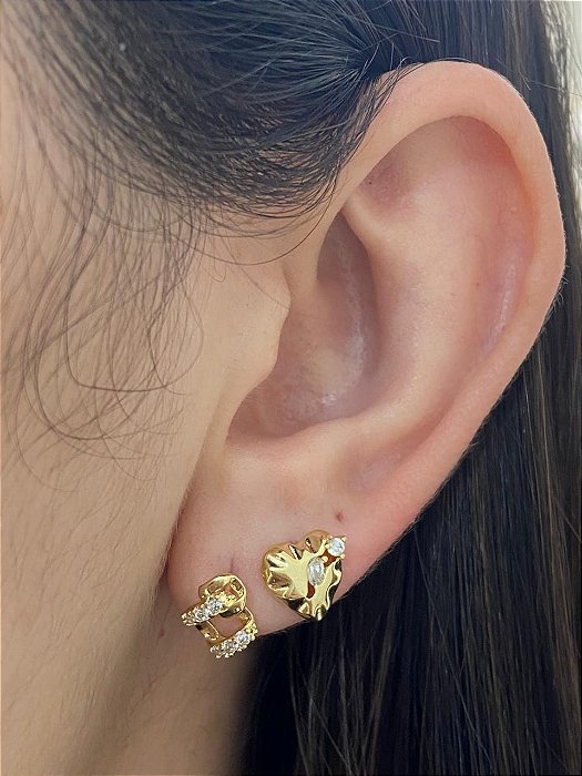 BRINCO DUO CORAÇÃO ORGANICO GEOMETRICO VAZADO CRAVEJADO