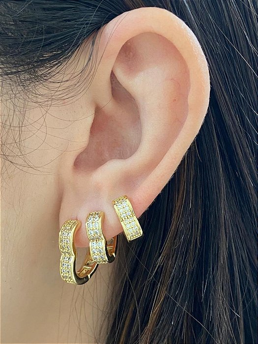 BRINCO TRIO CORAÇÃO CRAVEJADO DOURADO