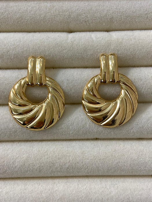 BRINCO ORGANICO VAZADO DOURADO AÇO