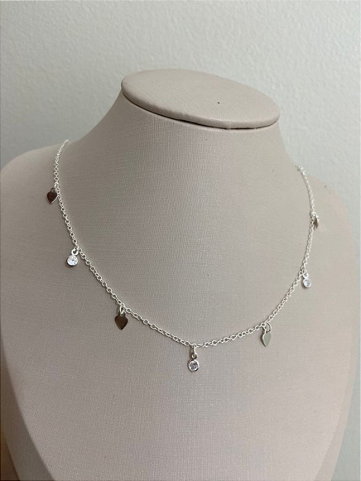 COLAR CHOCKER PONTOS DE LUZ E CHAPINHA LISA CORAÇÃO PRATA