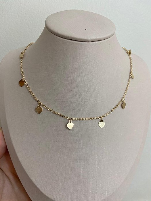 COLAR DOURADO PIN CHAPAS DE CORAÇÕES