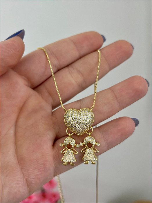 COLAR CORAÇÃO CRAVEJADO COM PINGENTE 2 MENINAS