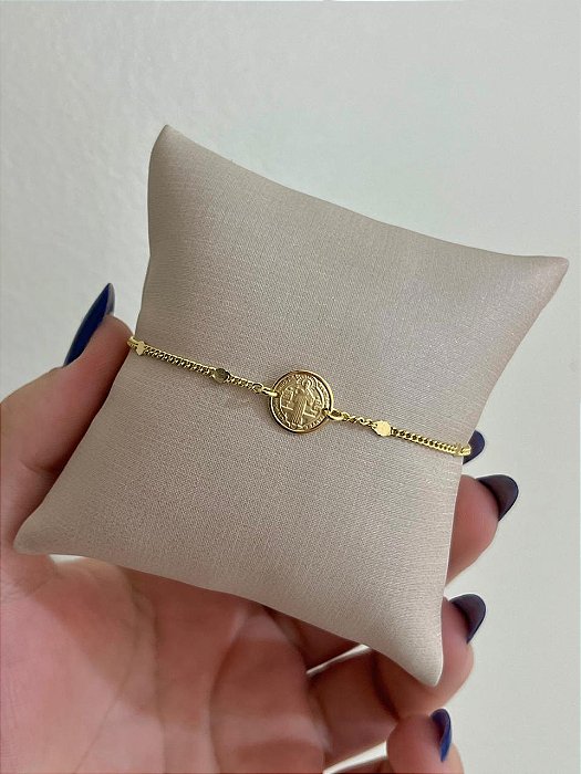 PULSEIRA MEDALHA SÃO BENTO COM CHAPINHAS DOURADA
