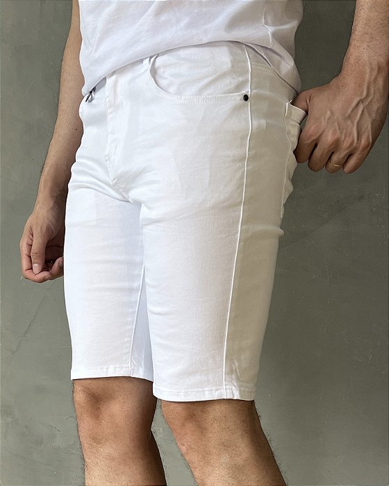 Bermuda Branca Sarja Slim Fit