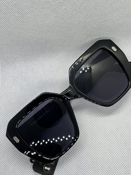 @ Óculos de sol quadrado preto lente clara