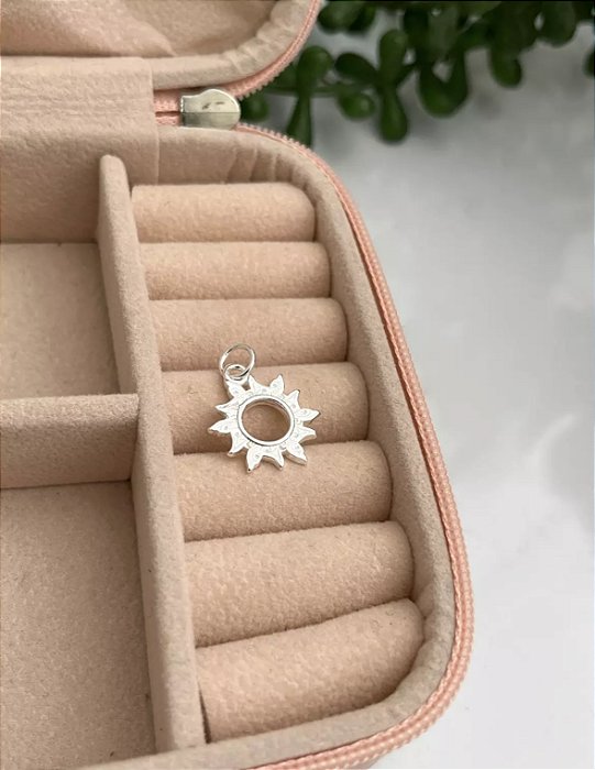 @ Pingente sol vazado com detalhes 16mm