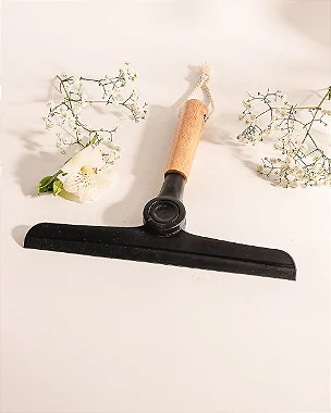 Rodo de Pia Dobrável Preto com Cabo de Bambu
