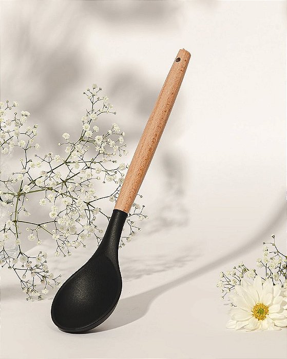 Colher Silicone Preto Cabo Madeira
