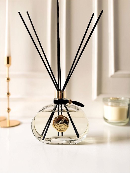 Difusor de Varetas Black Com Dourado 300 ml