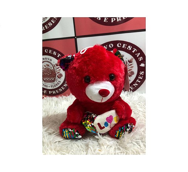 Urso de Pelúcia na cor Vermelha
