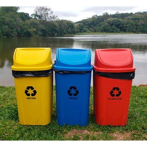 LIXEIRA BASCULANTE 60L CINZA