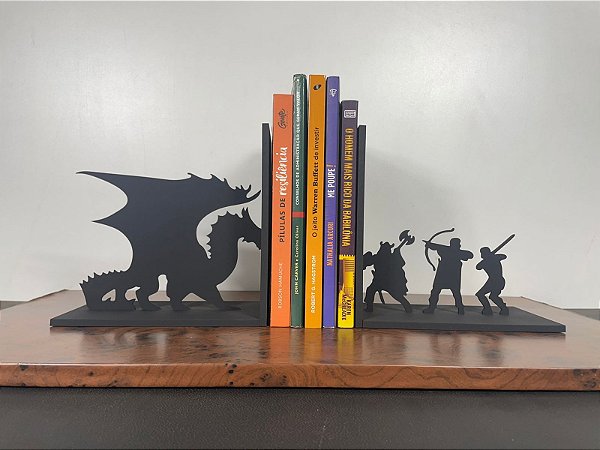 Aparador de livros dragão vs guerreiros