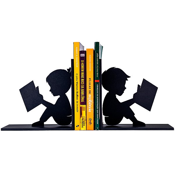 Aparador de livros crianças lendo