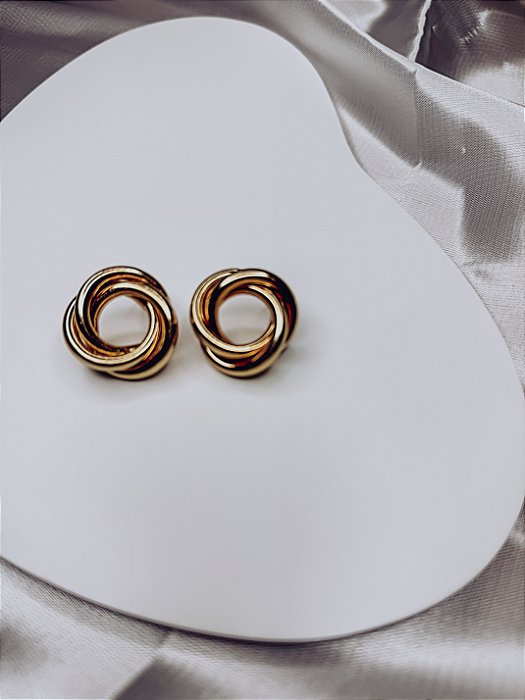 Brinco nó banho Ouro 18k