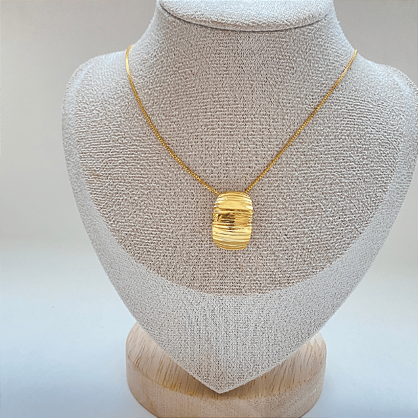 Colar pingente texturizado