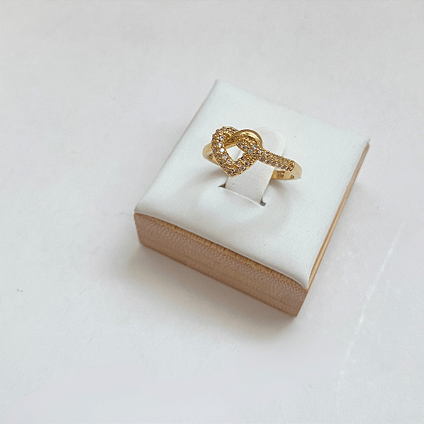 Anel coração cravejado