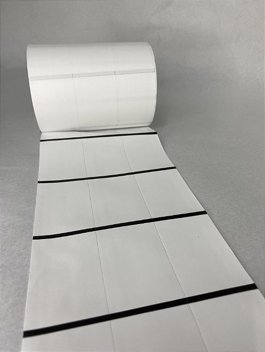 1 ROLO DE ETIQUETAS DE NYLON RESINADO 35 x 55 x 3 colunas