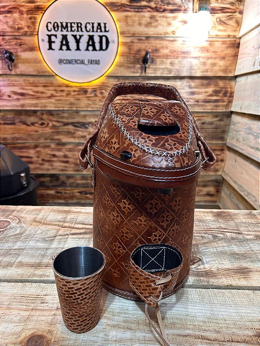 Garrafa de Tereré 2,5l com copo