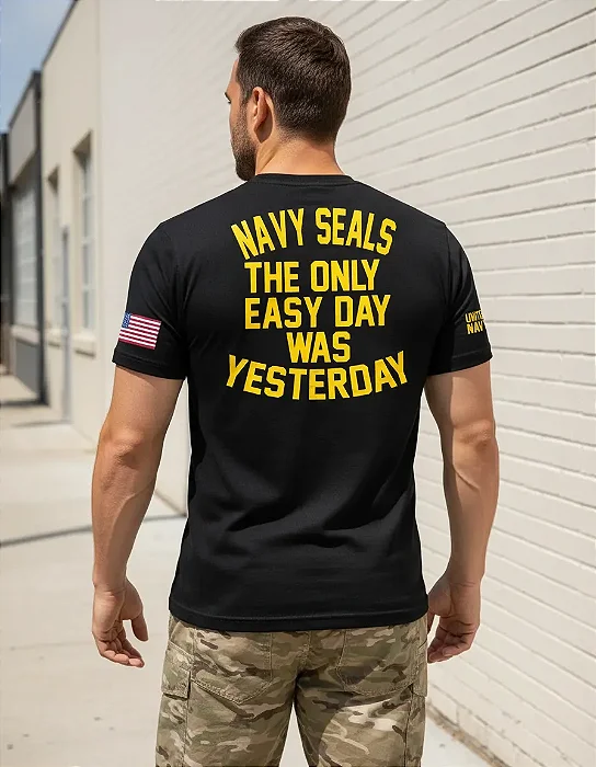 Camiseta Militar Tradicional Navy Seals The Only Easy Day