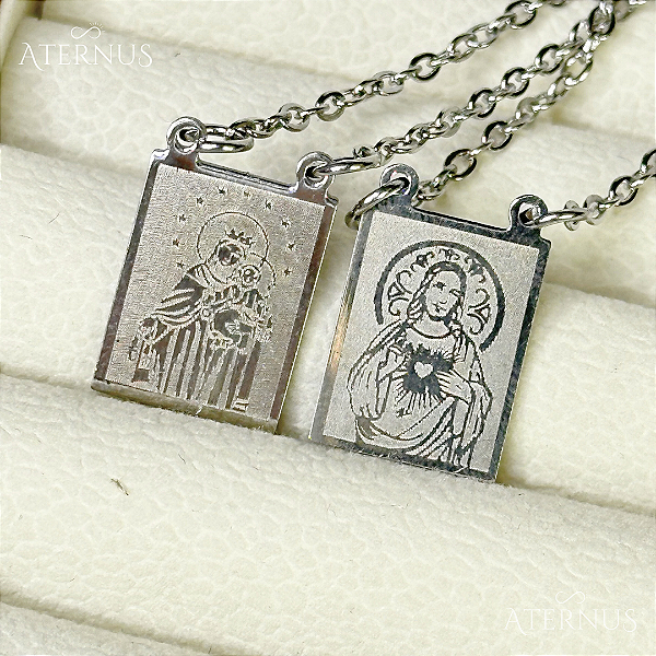 Escapulário Prateado Jesus Quadrado - 75cm