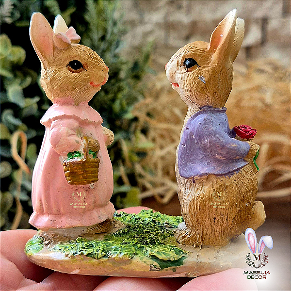Casal de Coelhos com Flores