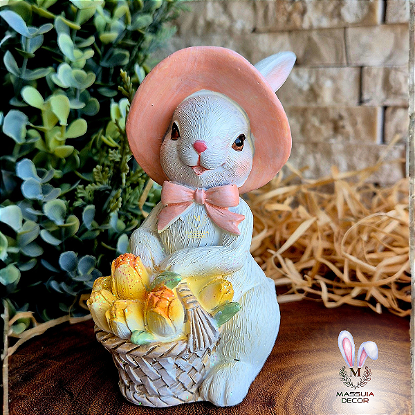 Coelha com Cesta de Flores