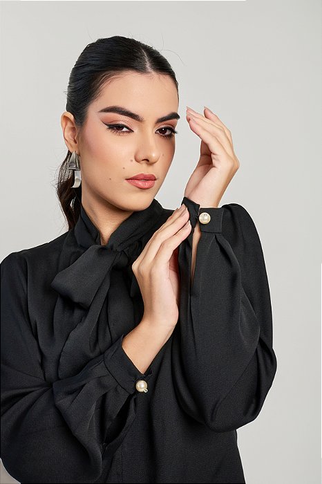 CAMISA COM LAÇO - PRETA