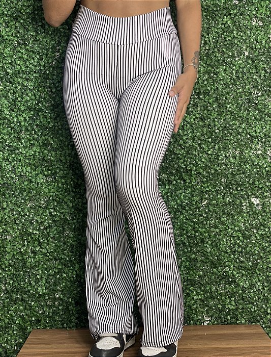 Calça Flare Listrada 3D