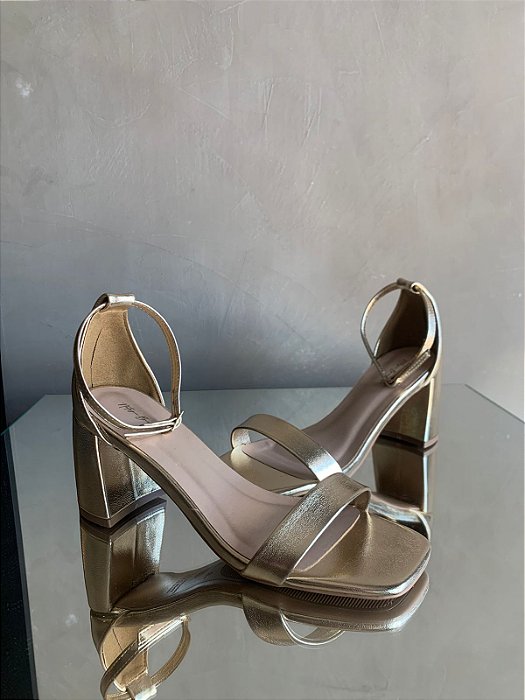 Sandália Antônia Dourada