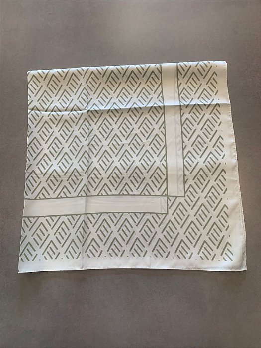 Lenço Fendi Off White