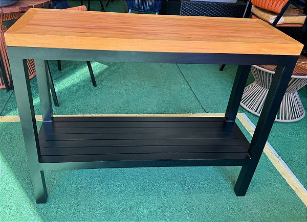 Aparador com Tampo Madeira