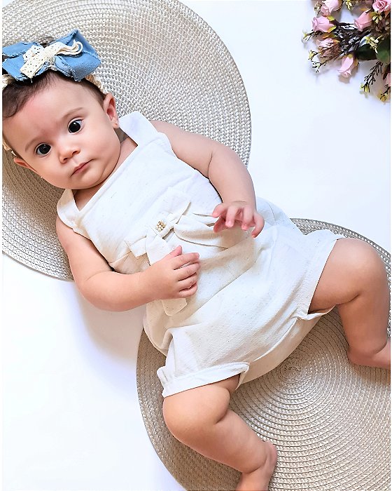 Macacão Bebê Curto Menina Encanto Detalhe Pérolas