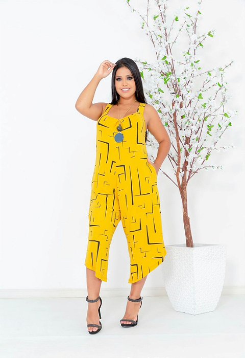 Macacão Pantacourt com Alça Larga Geometrico