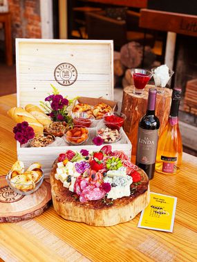 Queijos e Vinhos 2.1 Vegetariana | La Linda (Rosé ou Malbec) ou Millésime Brut ou Chandon Brut