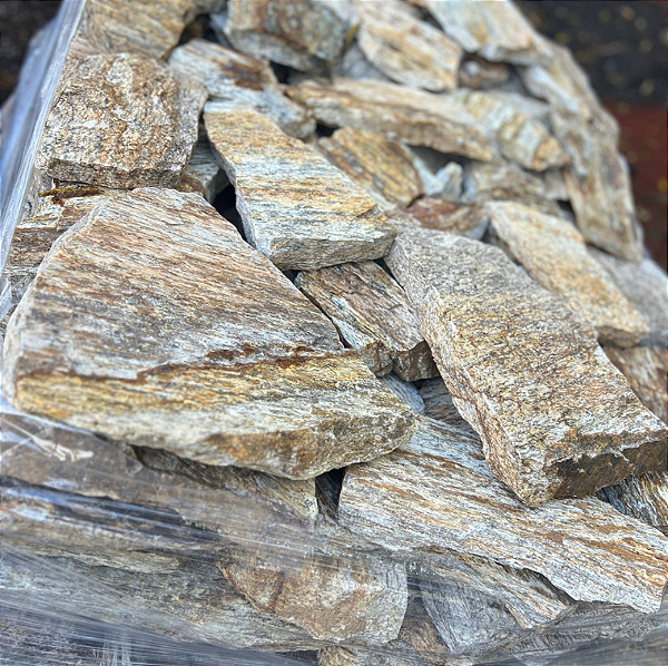 Pedra madeira bruta amarela m²